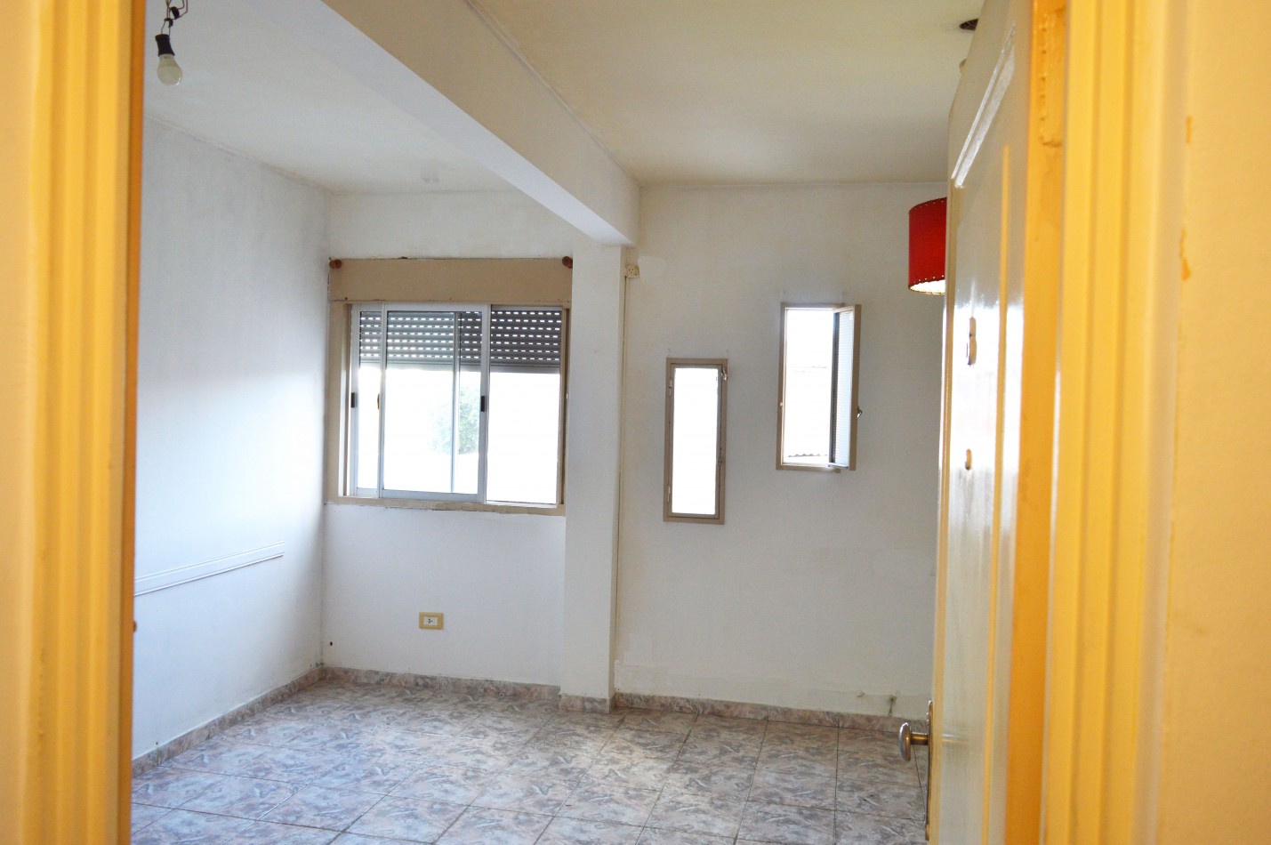 VENTA de departamento de 2 ambientes en Lomas del Mirador.