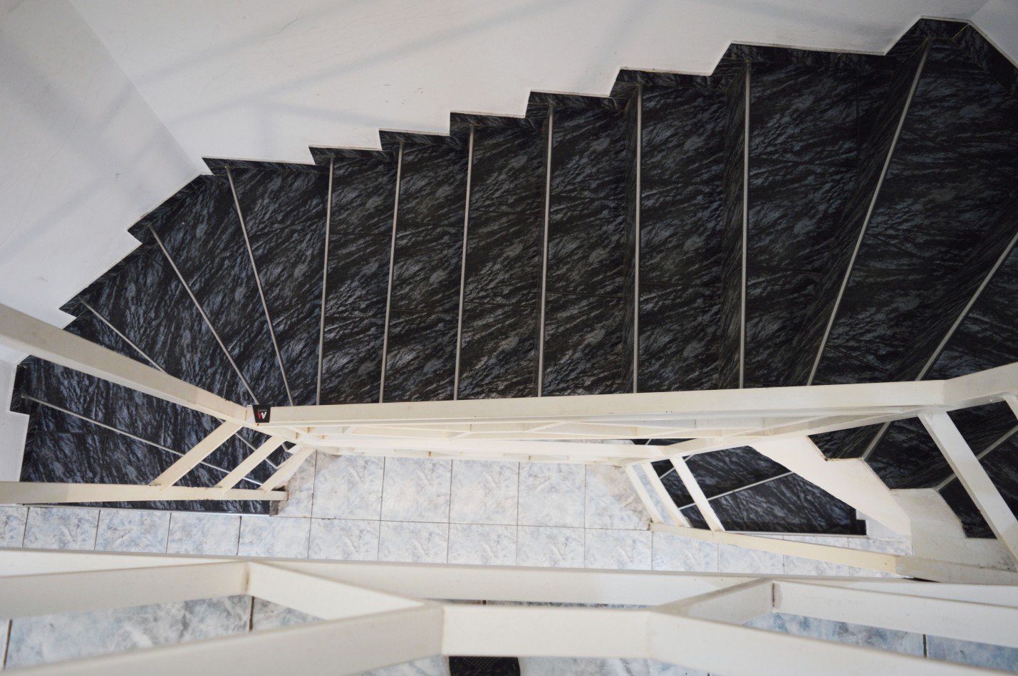 VENTA de departamento de 2 ambientes en Lomas del Mirador.