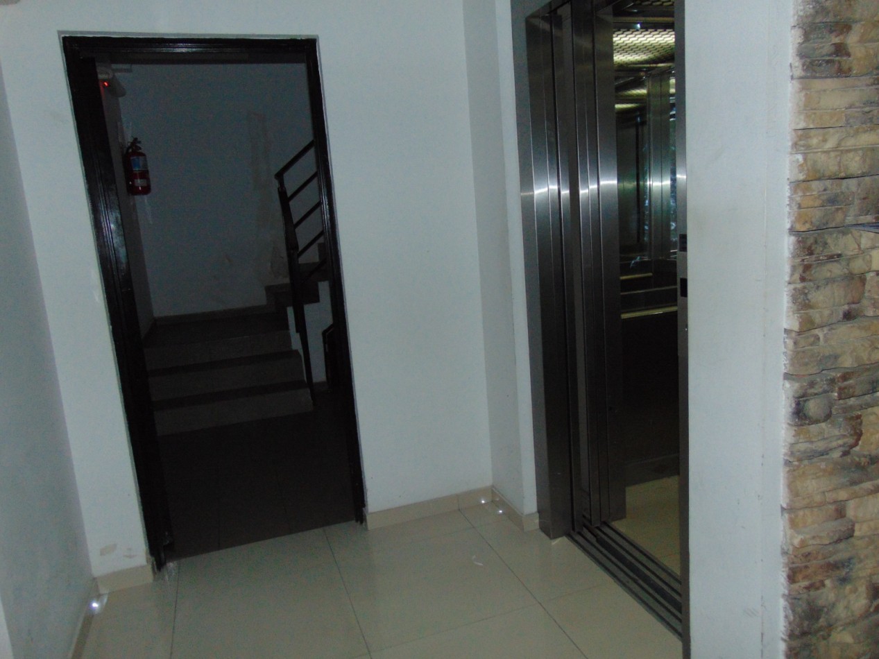 VENTA de departamento de mono ambiente en Lomas del mirador.