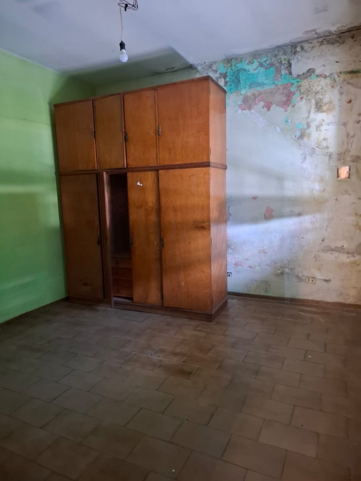 VENTA DE CASA DE 3 AMBIENTES y DEPARTAMENTO  EN ISIDRO CASANOVA