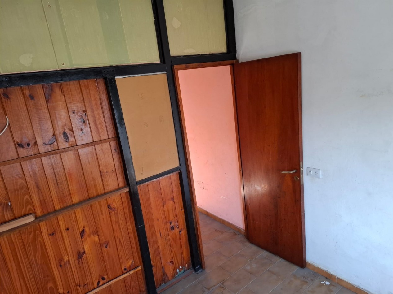 VENTA DE CASA DE 3 AMBIENTES y DEPARTAMENTO  EN ISIDRO CASANOVA