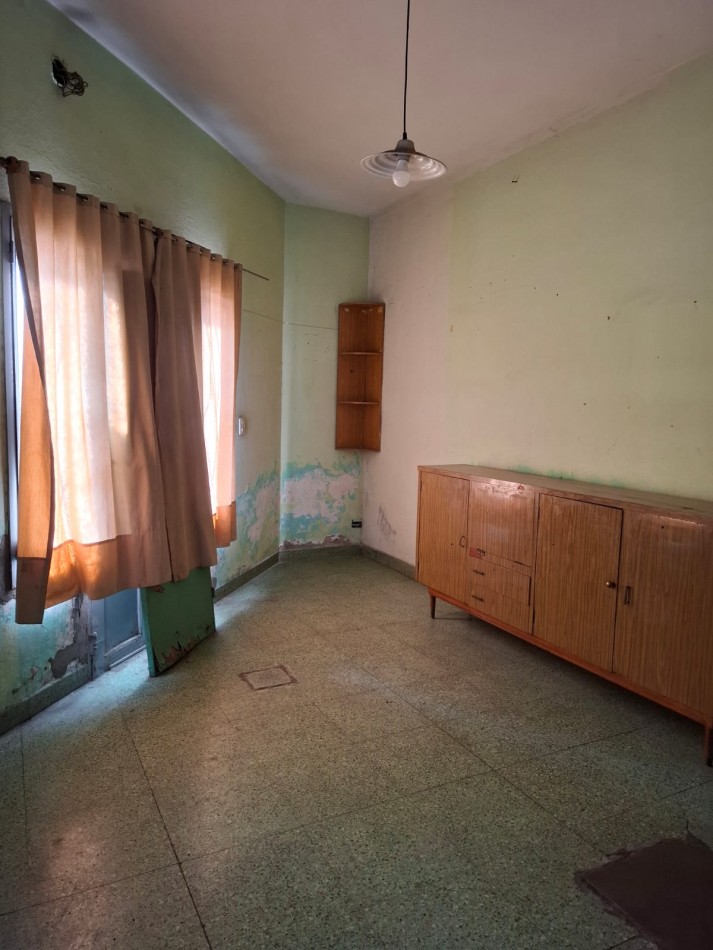 VENTA DE CASA DE 3 AMBIENTES y DEPARTAMENTO  EN ISIDRO CASANOVA