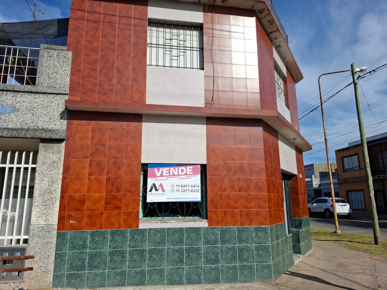 VENTA DE CASA DE 3 AMBIENTES y DEPARTAMENTO  EN ISIDRO CASANOVA