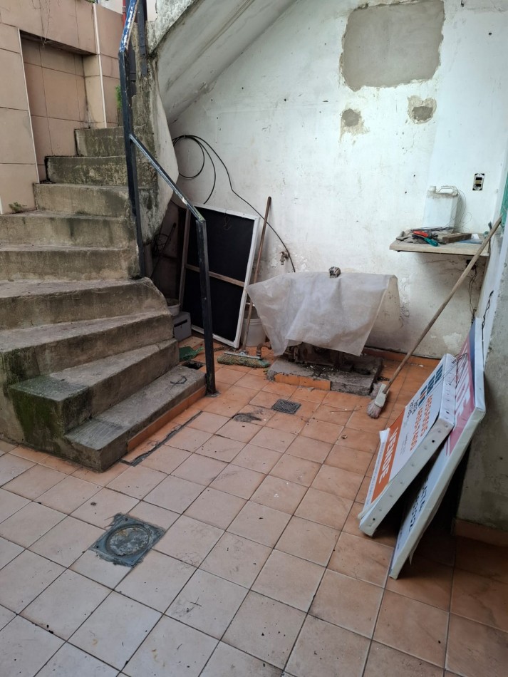 VENTA DE CASA DE 3 AMBIENTES y DEPARTAMENTO  EN ISIDRO CASANOVA