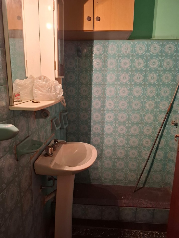 VENTA DE CASA DE 3 AMBIENTES y DEPARTAMENTO  EN ISIDRO CASANOVA