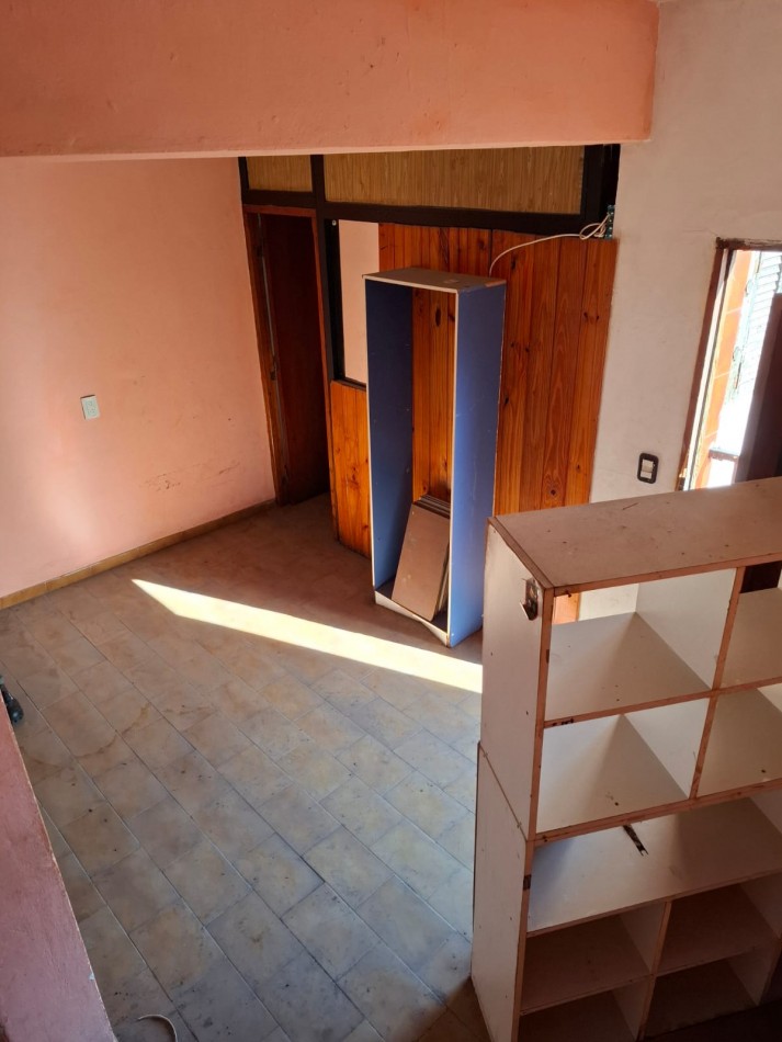 VENTA DE CASA DE 3 AMBIENTES y DEPARTAMENTO  EN ISIDRO CASANOVA