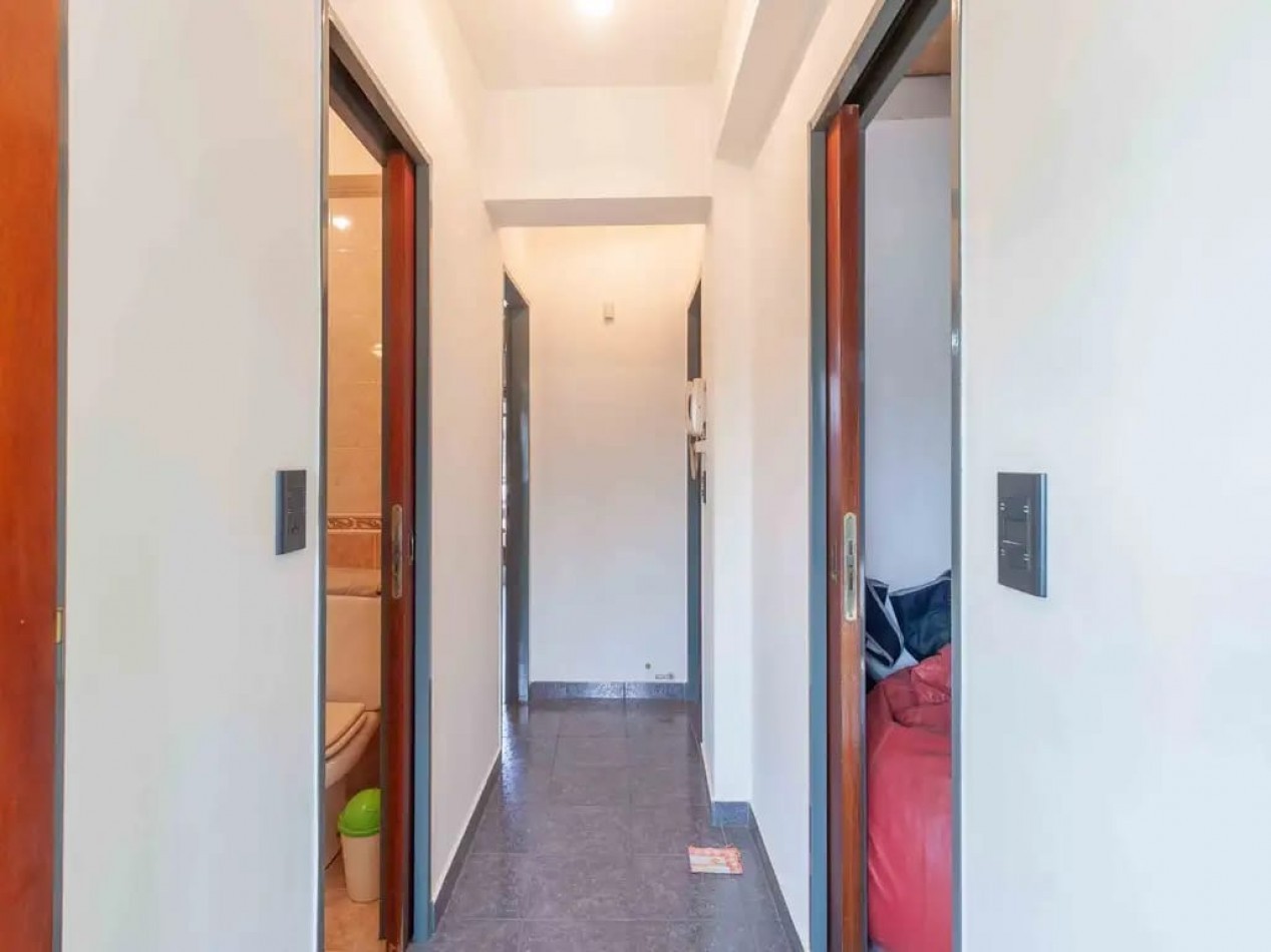 CASA/ PH DE 4 AMBIENTES CON COCHERA CUBIERTA Y PATIO EN VILLA BALLESTER