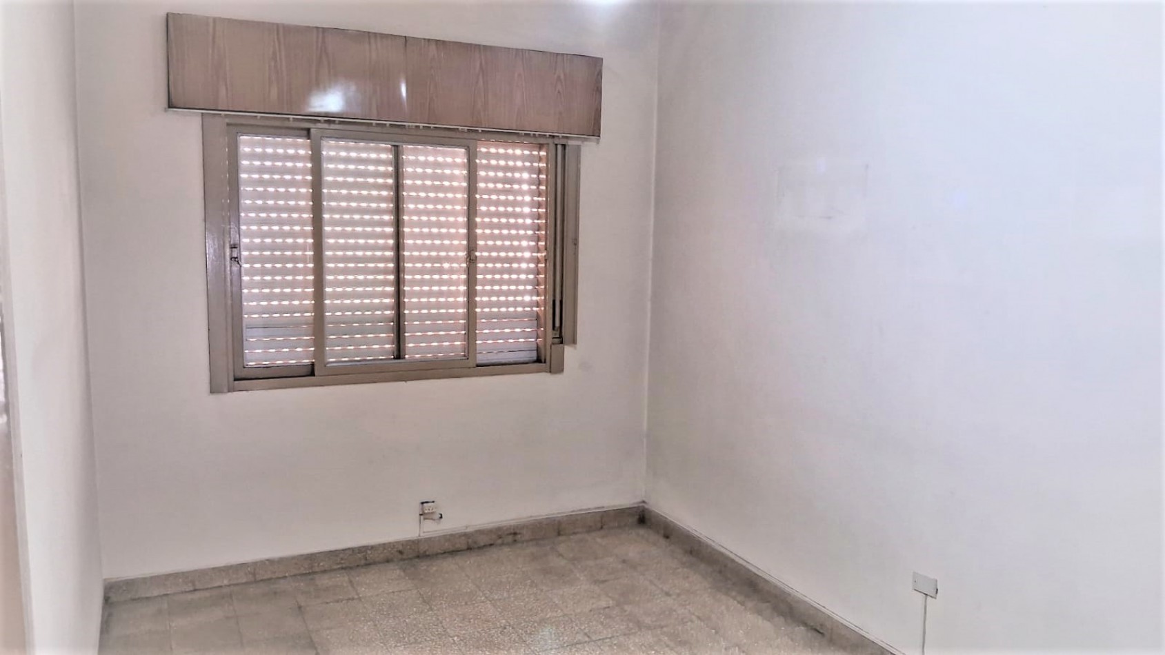 VENTA DE Casa DE 3 AMBIENTES en Villa Luzuriaga