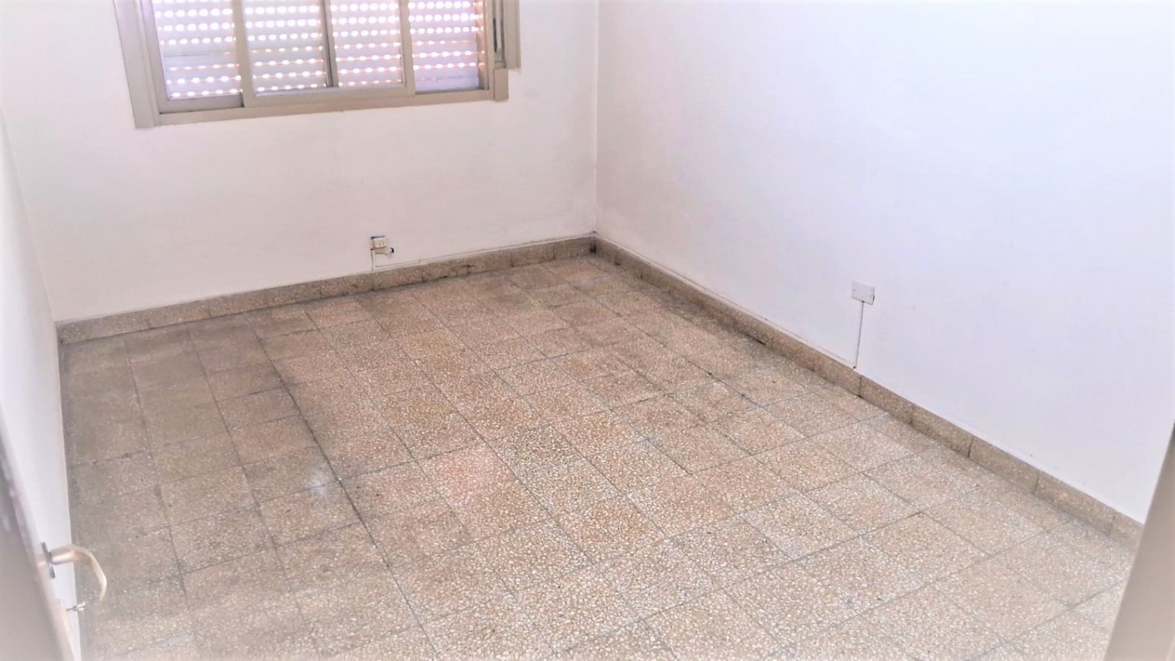 VENTA DE Casa DE 3 AMBIENTES en Villa Luzuriaga