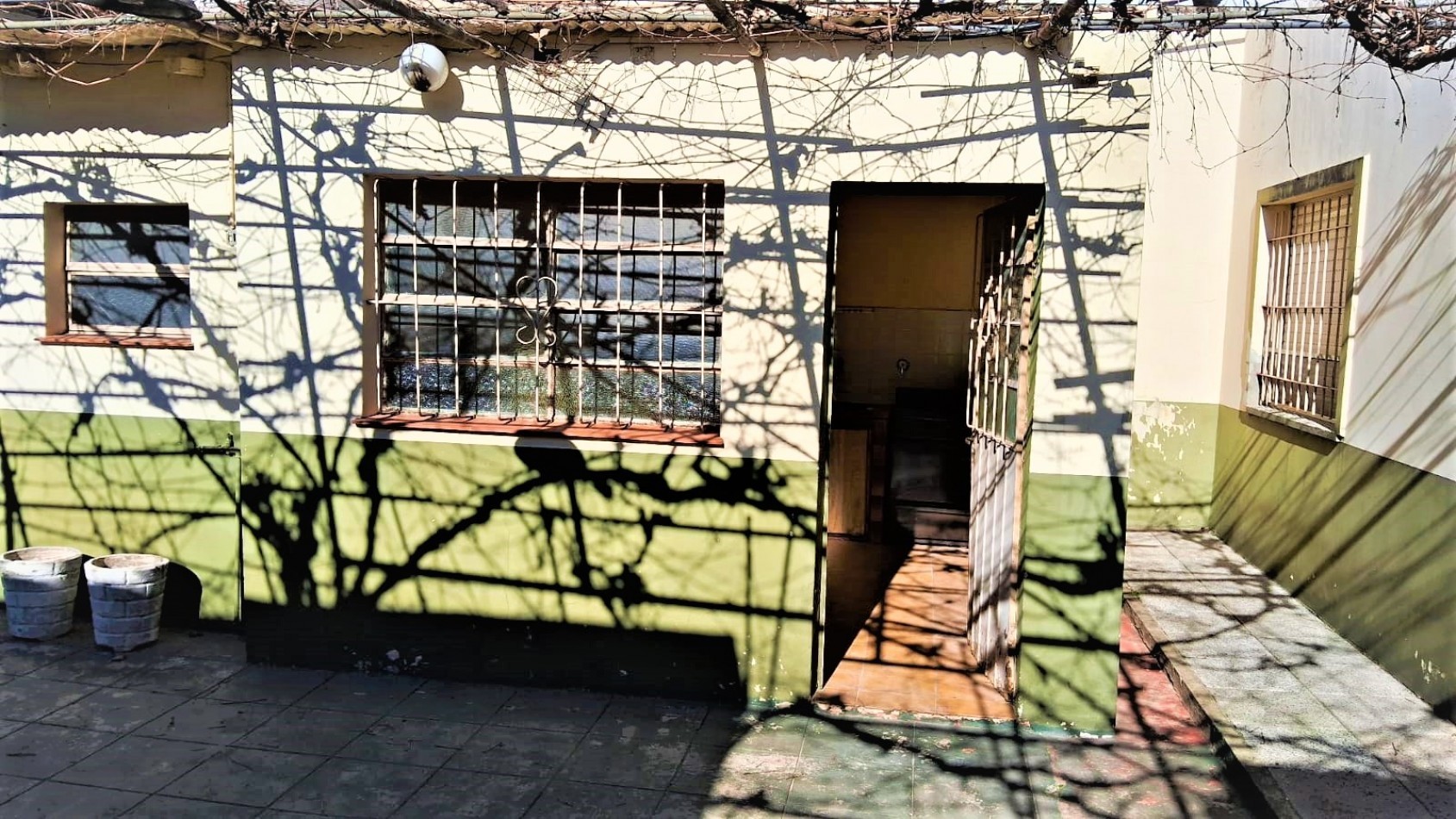 VENTA DE Casa DE 3 AMBIENTES en Villa Luzuriaga