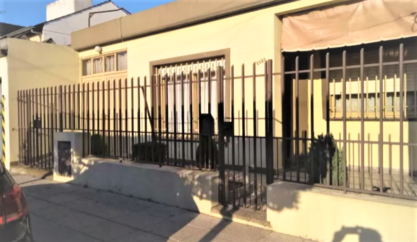 VENTA DE Casa DE 3 AMBIENTES en Villa Luzuriaga