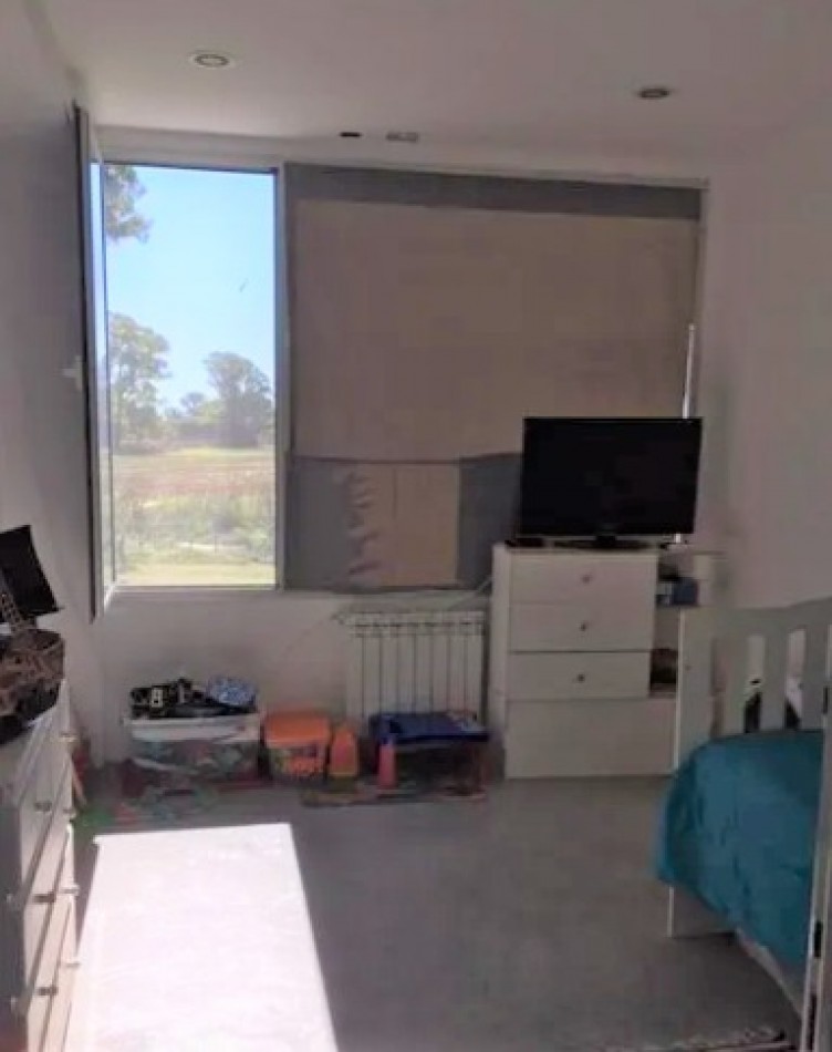 VENTA DE CASA DE 5 AMBIENTES BO CERRADO EN GENERAL RODRIGUEZ