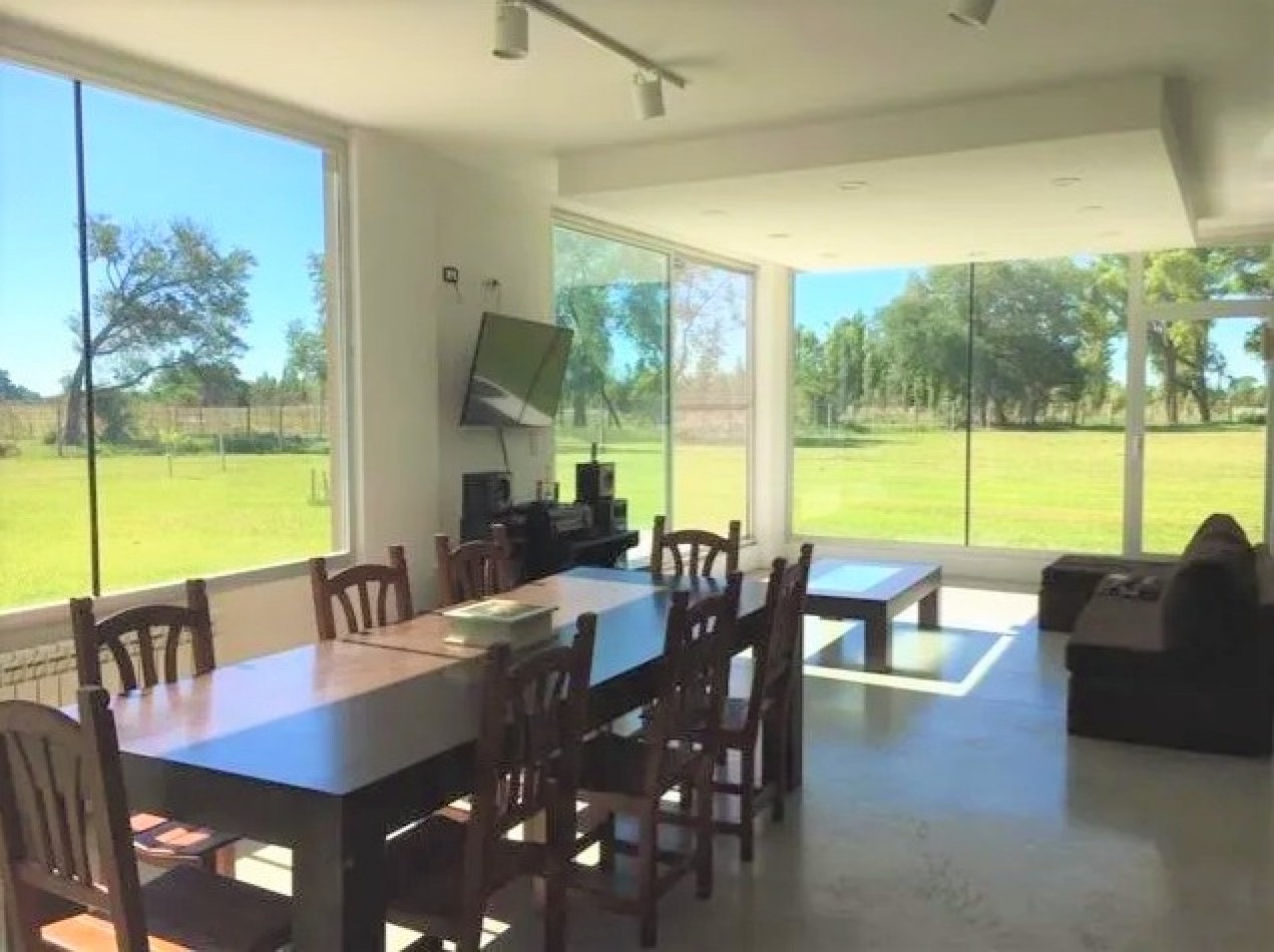 VENTA DE CASA DE 5 AMBIENTES BO CERRADO EN GENERAL RODRIGUEZ