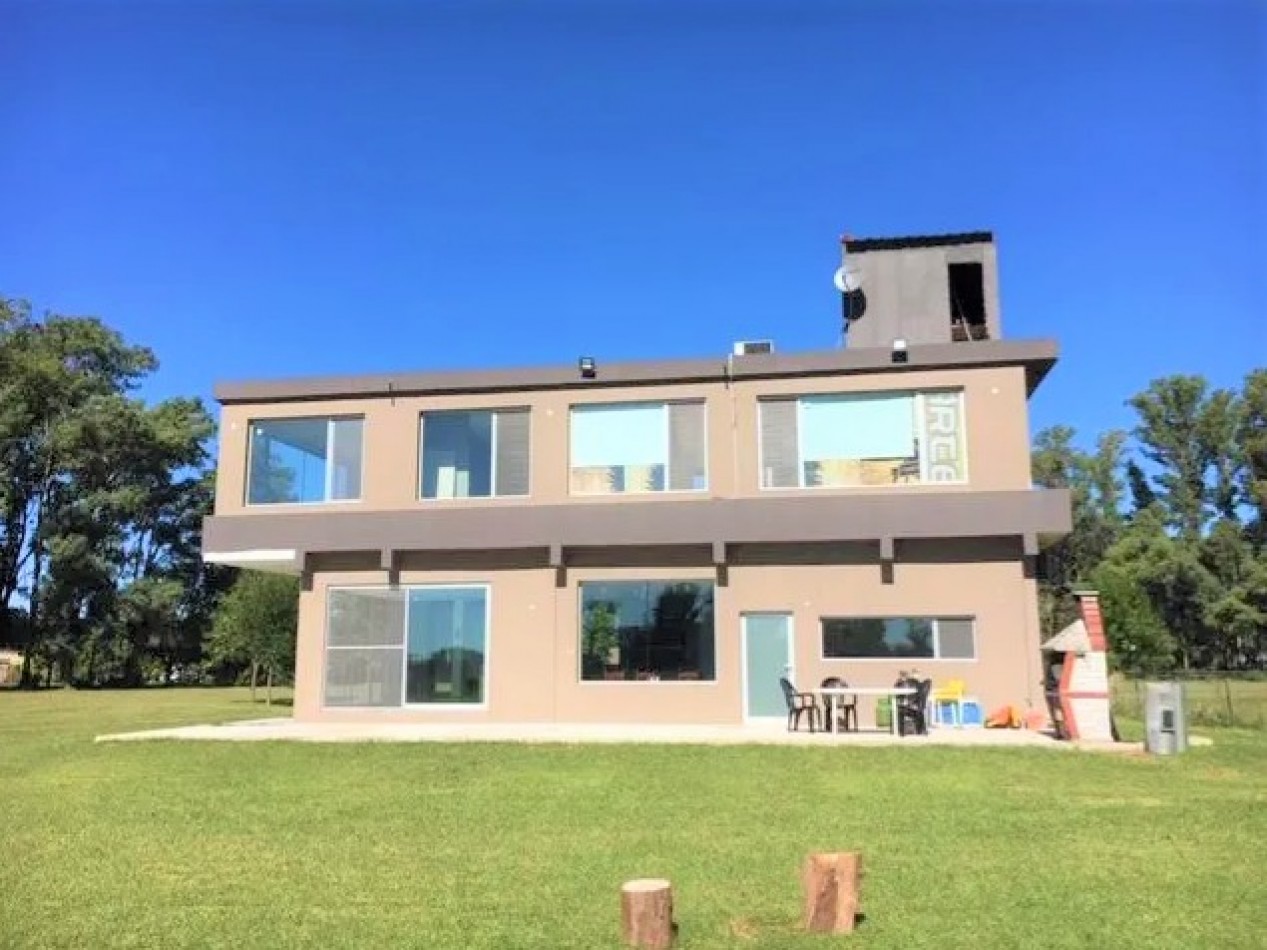 VENTA DE CASA DE 5 AMBIENTES BO CERRADO EN GENERAL RODRIGUEZ