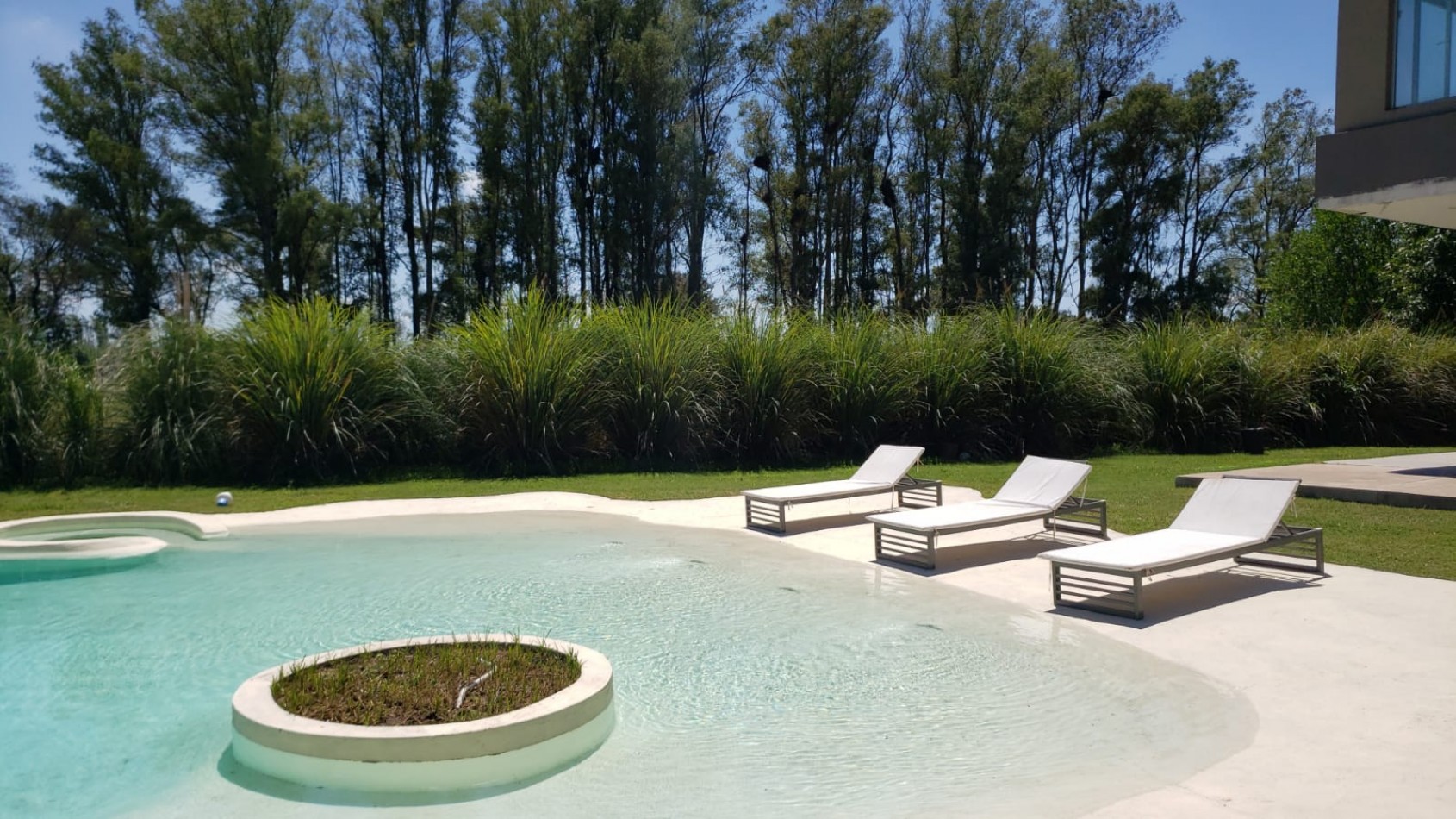 VENTA DE CASA DE 5 AMBIENTES BO CERRADO EN GENERAL RODRIGUEZ