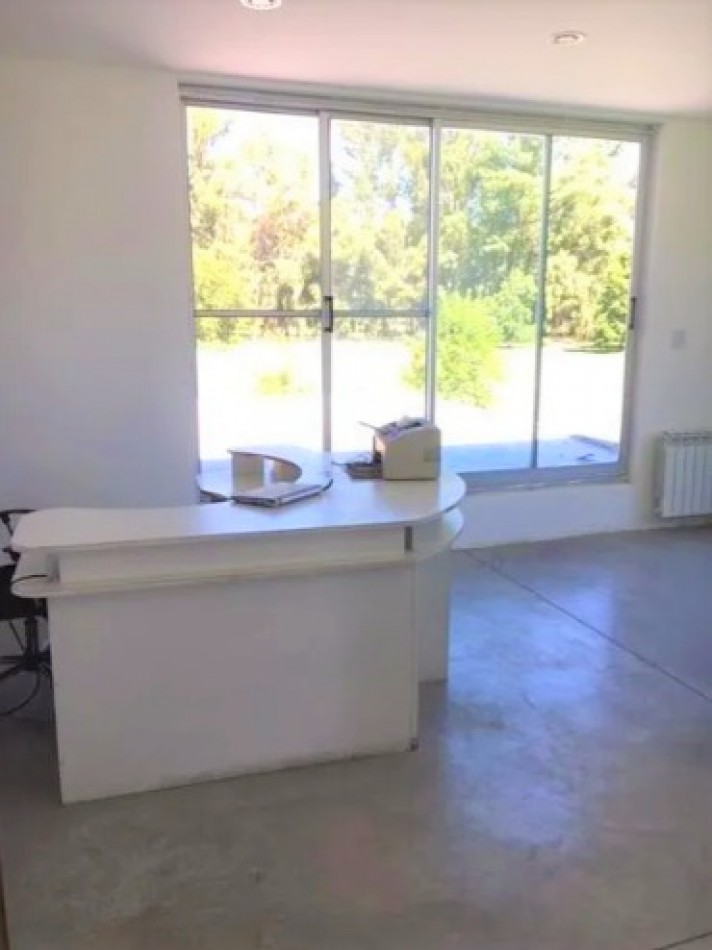 VENTA DE CASA DE 5 AMBIENTES BO CERRADO EN GENERAL RODRIGUEZ