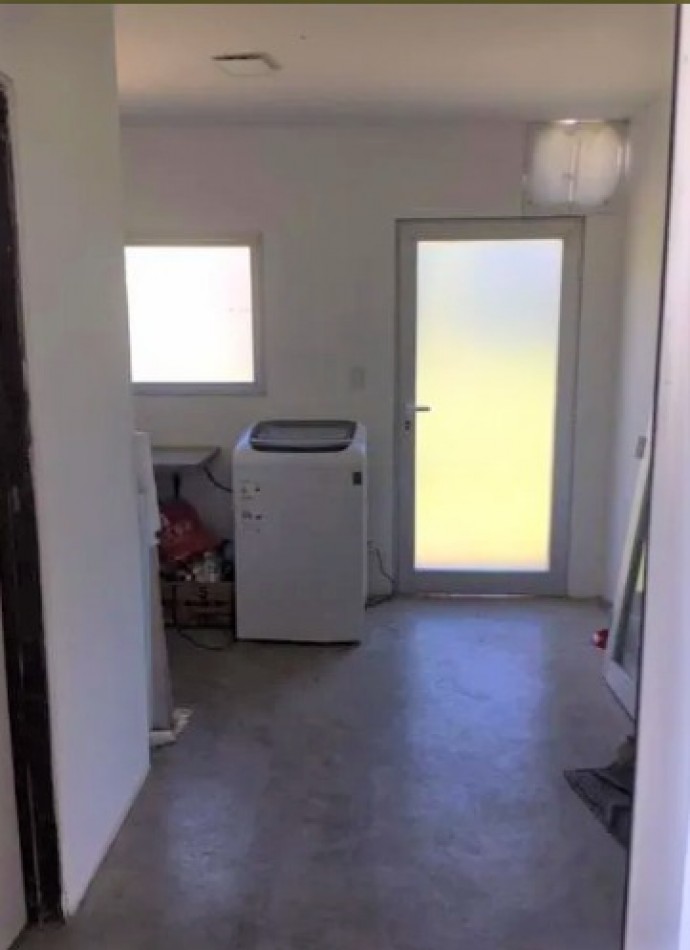 VENTA DE CASA DE 5 AMBIENTES BO CERRADO EN GENERAL RODRIGUEZ