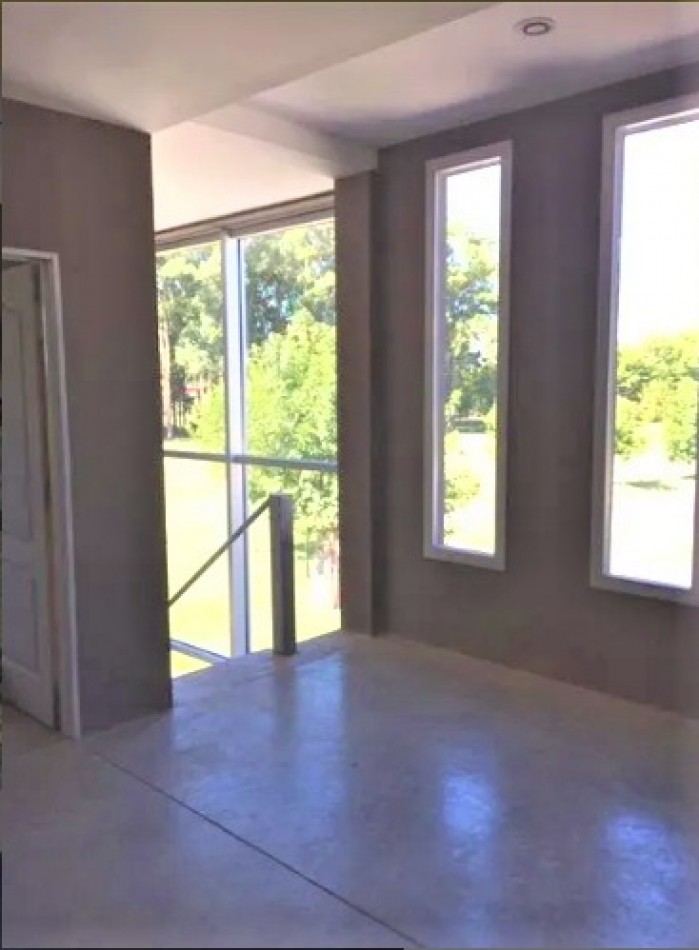 VENTA DE CASA DE 5 AMBIENTES BO CERRADO EN GENERAL RODRIGUEZ