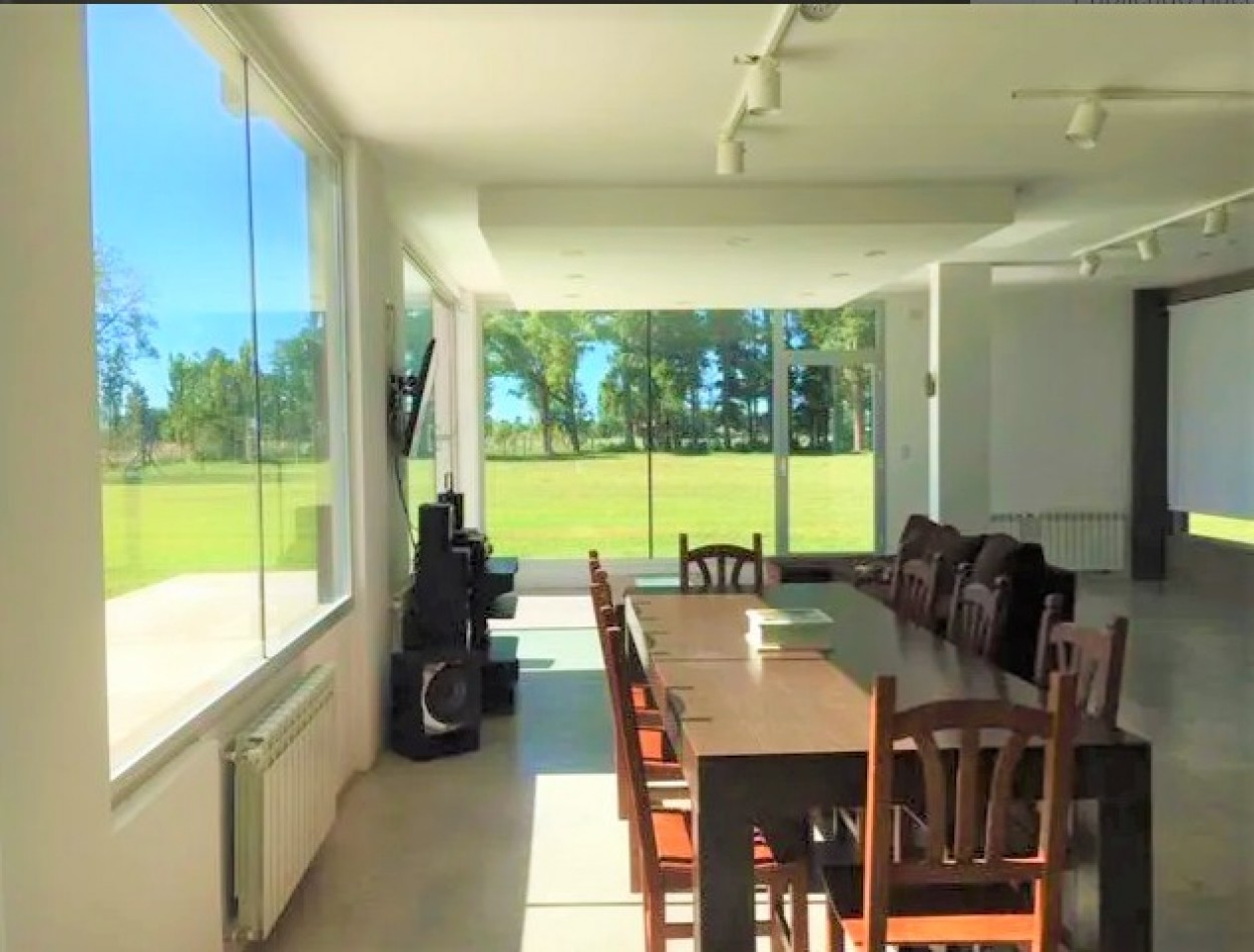 VENTA DE CASA DE 5 AMBIENTES BO CERRADO EN GENERAL RODRIGUEZ