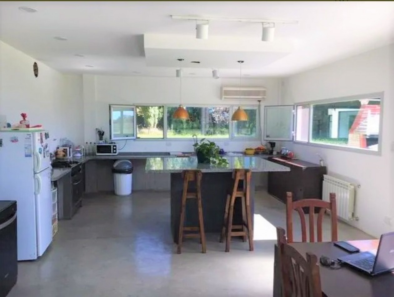 VENTA DE CASA DE 5 AMBIENTES BO CERRADO EN GENERAL RODRIGUEZ