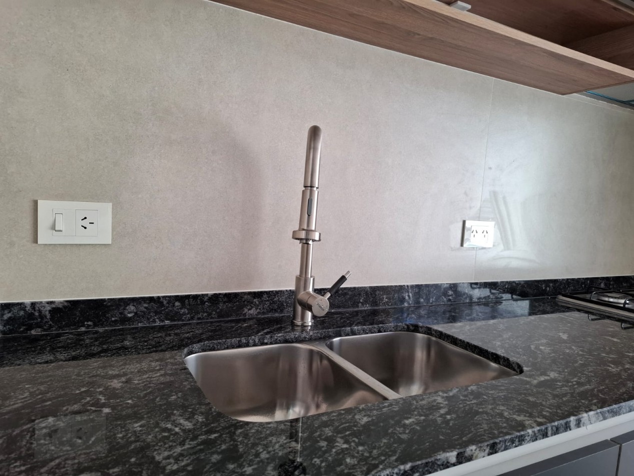 VENTA DE CASA DE 4 AMBIENTES a ESTRENAR EN MORON