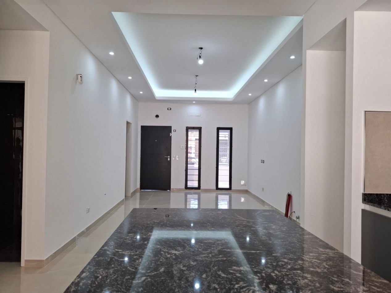 VENTA DE CASA DE 4 AMBIENTES a ESTRENAR EN MORON