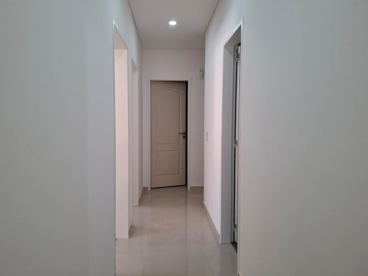 VENTA DE CASA DE 4 AMBIENTES a ESTRENAR EN MORON