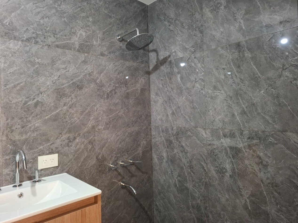 VENTA DE CASA DE 4 AMBIENTES a ESTRENAR EN MORON