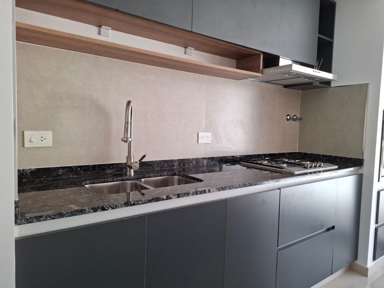 VENTA DE CASA DE 4 AMBIENTES a ESTRENAR EN MORON