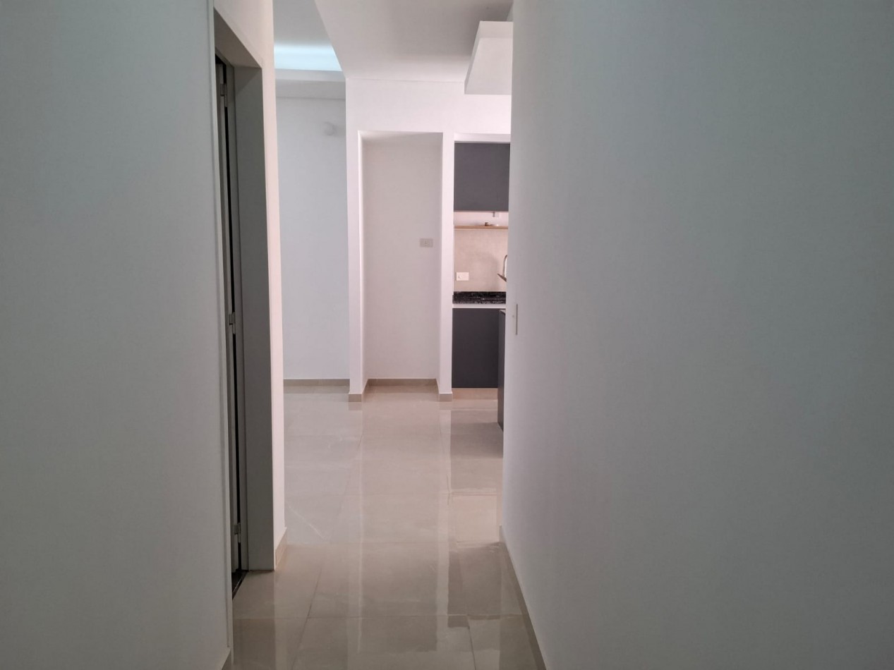 VENTA DE CASA DE 4 AMBIENTES a ESTRENAR EN MORON