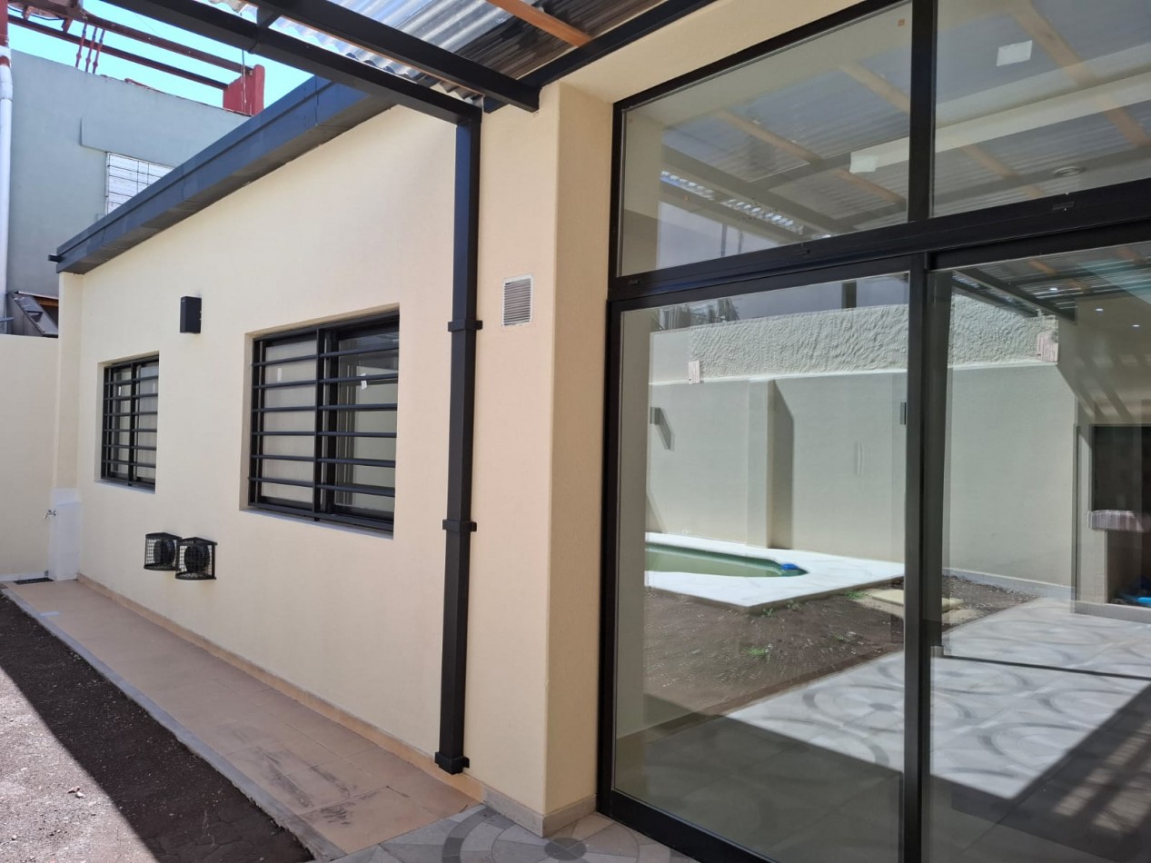 VENTA DE CASA DE 4 AMBIENTES a ESTRENAR EN MORON