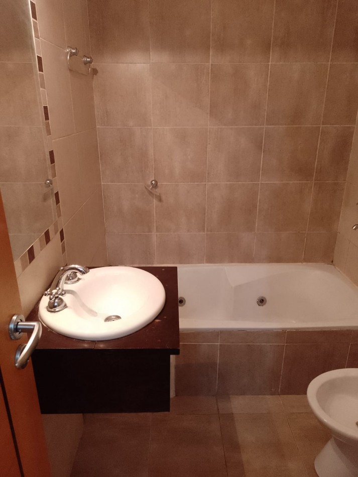 VENTA DE DEPARTAMENTO DE 2 AMBIENTES EN MORON