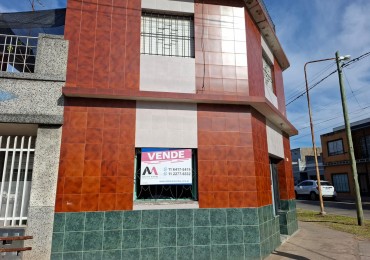 VENTA DE CASA DE 3 AMBIENTES y DEPARTAMENTO  EN ISIDRO CASANOVA