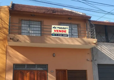 CASA/ PH DE 4 AMBIENTES CON COCHERA CUBIERTA Y PATIO EN VILLA BALLESTER